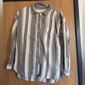 American Eagle women’s button down